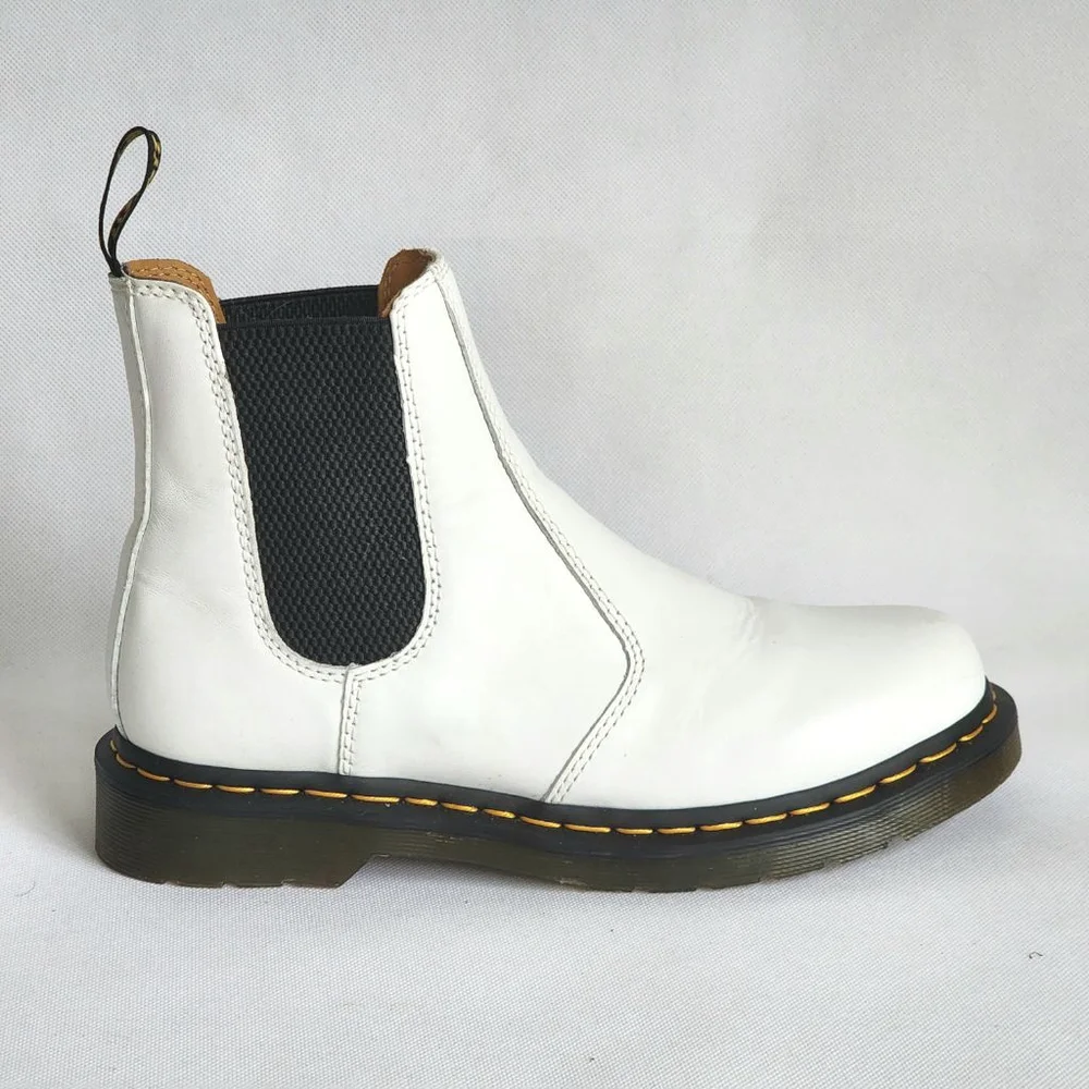 DR. MARTENS 2976 Yellow Stitch Smooth Leather White‎ Chelsea Ankle Boots Size 8